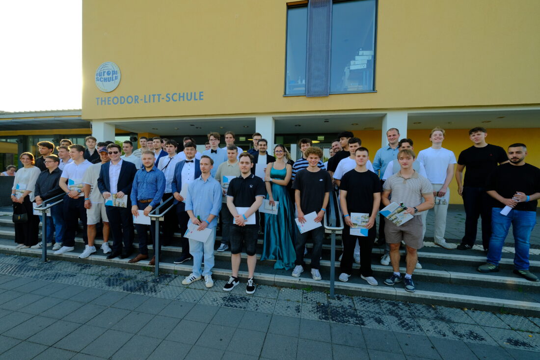 Bild der FOS AbsolventInnen 2026