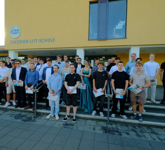Bild der FOS AbsolventInnen 2026